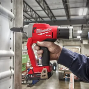 rivettatrice_milwaukee_m18_fuel